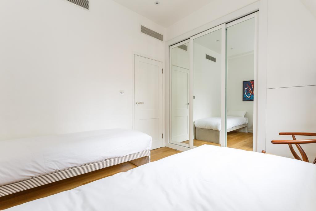 Cockspur Street, 3 Bedrooms Лондон Екстериор снимка
